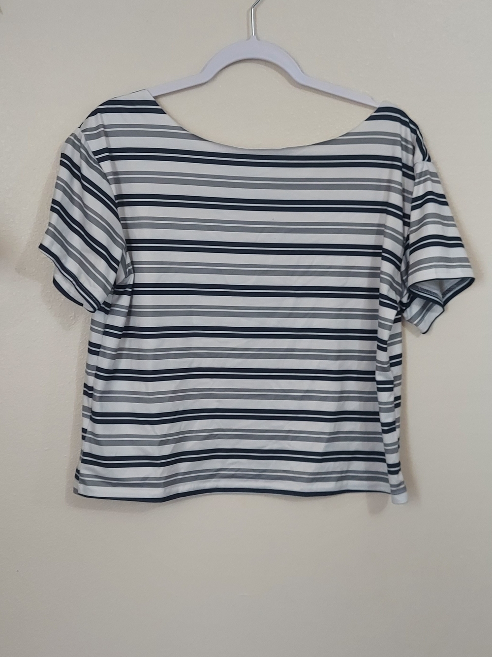 SHEIN White and Navy Striped Short Sleeve Crop Top
